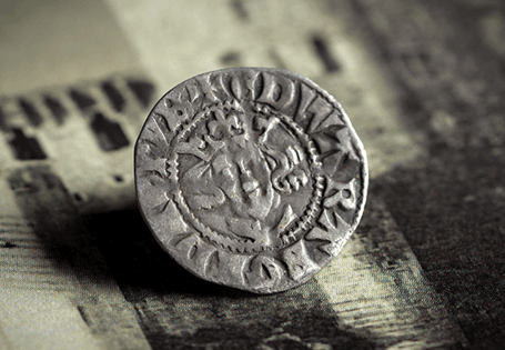This penny was issued during the reign of King Edward I who reigned from 1272-1307. He is renowned for waging war unsuccessfully against the Scots. It comes complete with certificate of authenticity