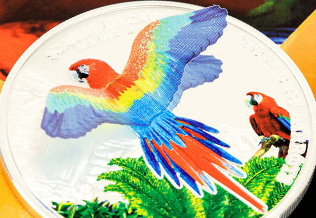 2016-World-of-Parrots-Scarlet-Macaw-Silver-Proof-Coin-Lifestyle5.png
