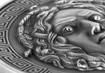 TA-RO-Cameroun-2019-Medusa-3000-F-Antique-Silver-Artmint-Detail-LS-Edit.png