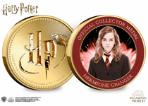 This official Harry Potter medal features on the reverse a full
colour image of Hermione Granger. It has been protectively encapsulated in official Harry Potter packaging.