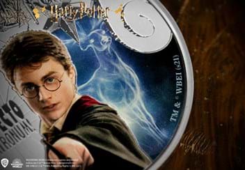Harry-Potter-Glow-in-the-dark-Patronus-Silver-5oz-Coin-Product-Images-Lifestyle-Close-Up-Updated.jpg