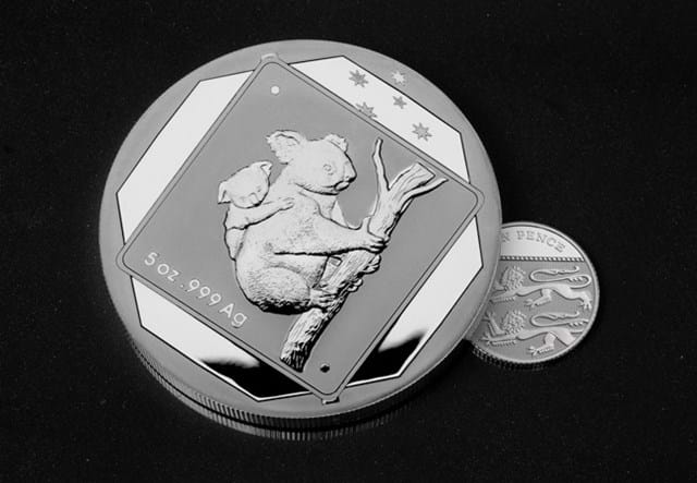 Australia-2014-5oz-Silver-Koala-Road-Sign-Coin-Product-Images-10p-Comparison-Front.jpg