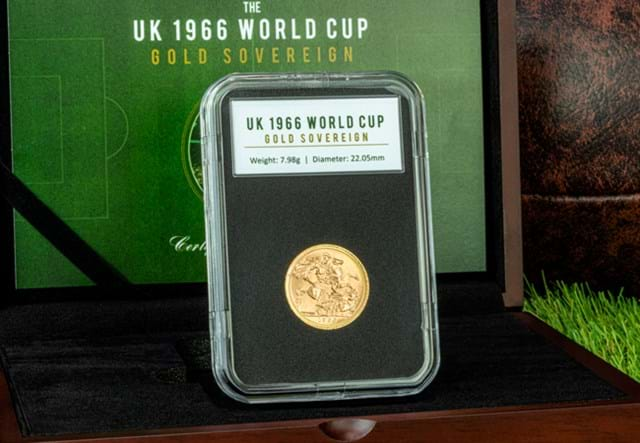 The UK 1966 Gold Sovereign close-up in display case