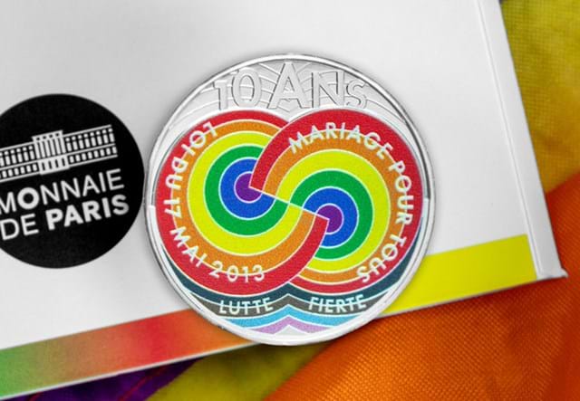 Monnaie De Paris Pride Silver Coin Lifestyle 03