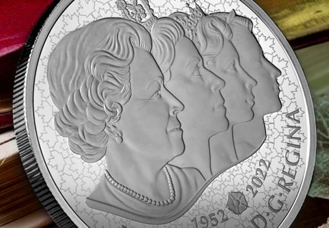 2022 RCM Queen's Reign Silver 5Oz Lifestyle 05