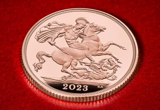 UK 2023 KCIII Coronation Gold Proof Sovereign Lifestyle 03