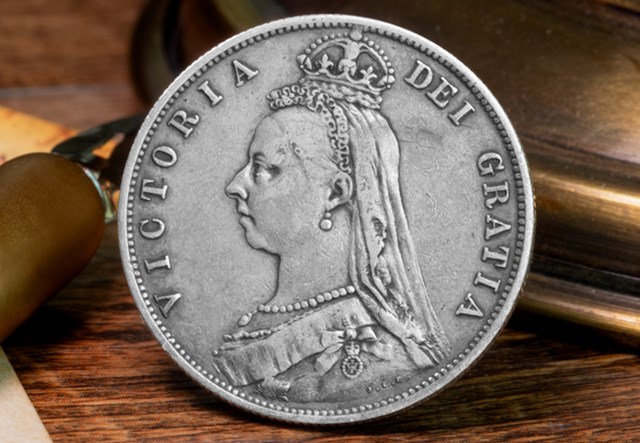 Queen Victoria Half Crown Set Lifestyle 02