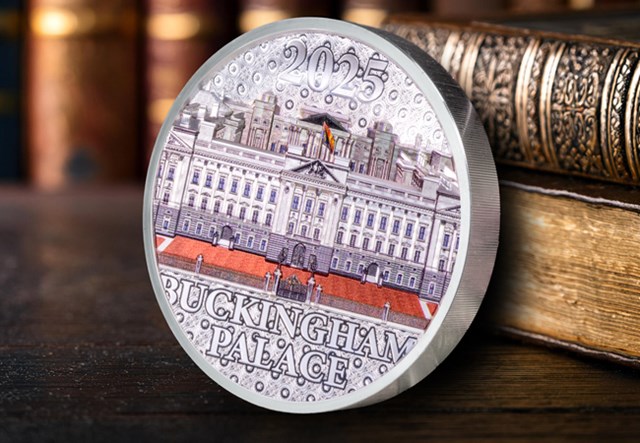 Buckingham Palace Silver Kilo Lifestyle 02