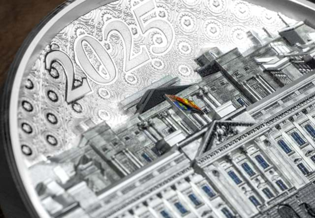 Buckingham Palace Silver 5Oz Close Up 02 (1)