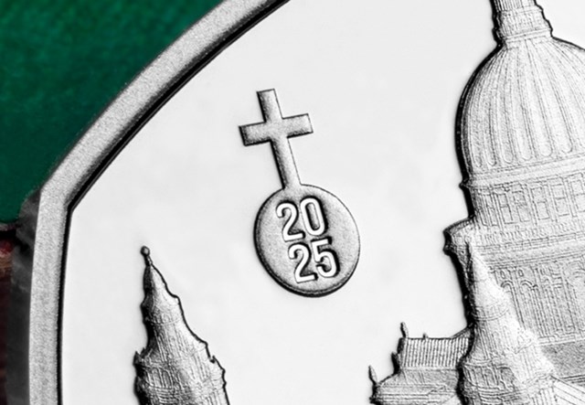 Cathedrals Silver 50P Set Lifestyle 06