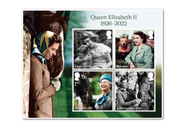 QEII Centenary Silver £5 Cover Product Images CL 2