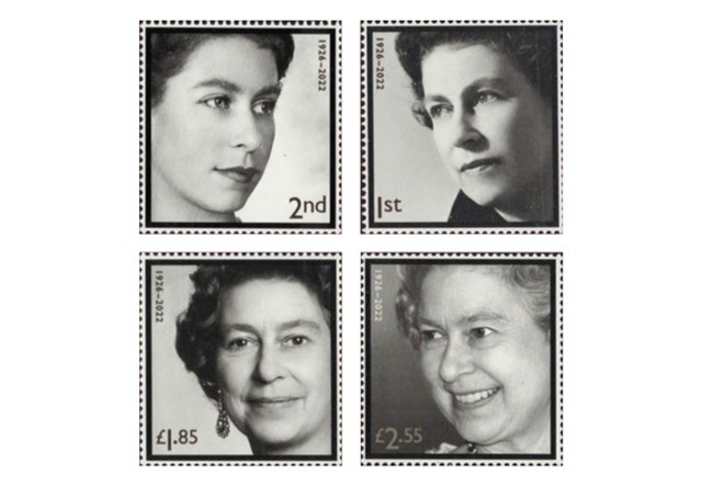 QEII Centenary Sovereign Cover Product Images CL 4